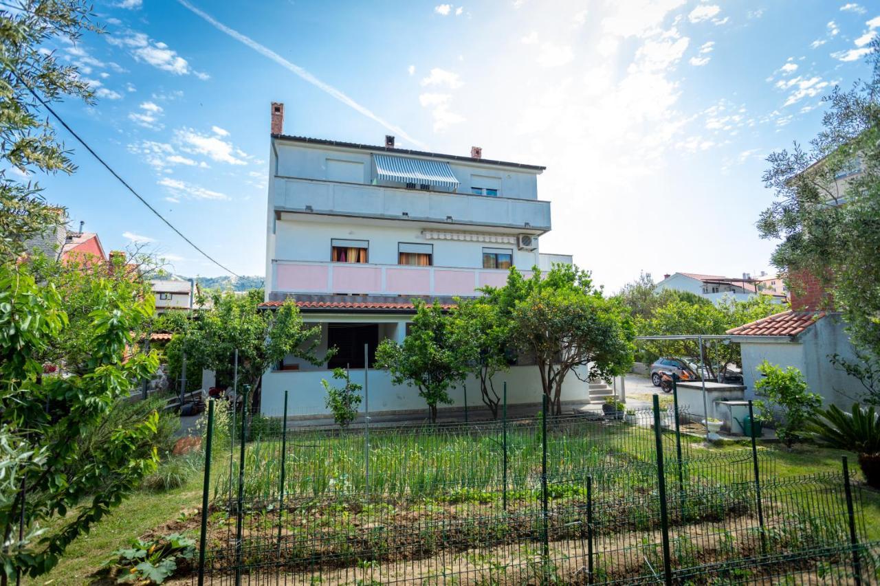 Apartmani Centar Palit Экстерьер фото